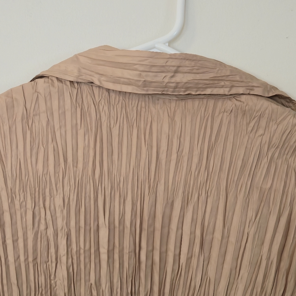 Bellissima XL Tan Micro Pleated Crinkle Button Up Coastal Minimalist Top - Picture 7 of 14
